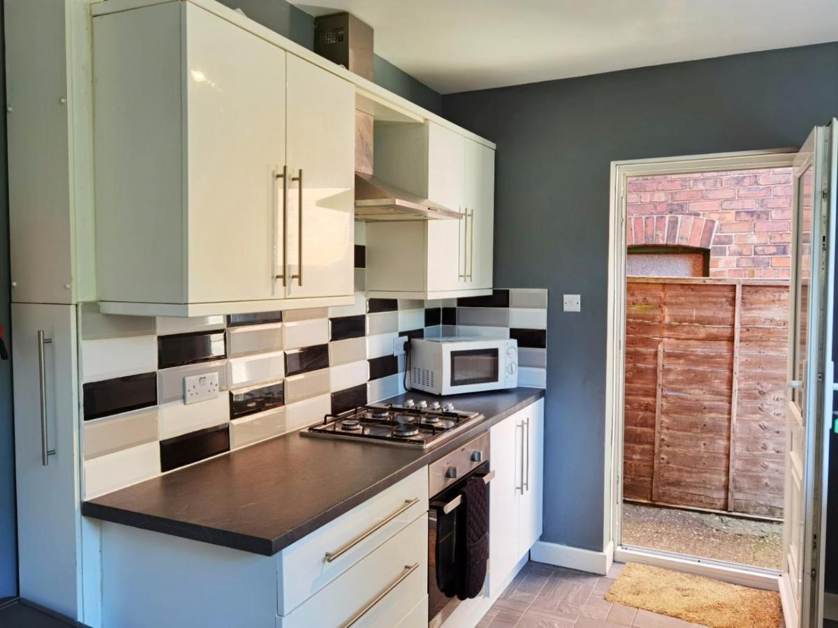 Vila Perry Road, Beautiful Large House Available For Guests And Contractors Parking Wifi Nottingham Exteriér fotografie