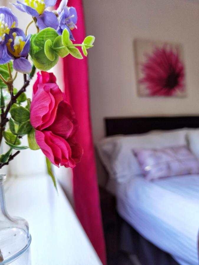 Vila Perry Road, Beautiful Large House Available For Guests And Contractors Parking Wifi Nottingham Exteriér fotografie