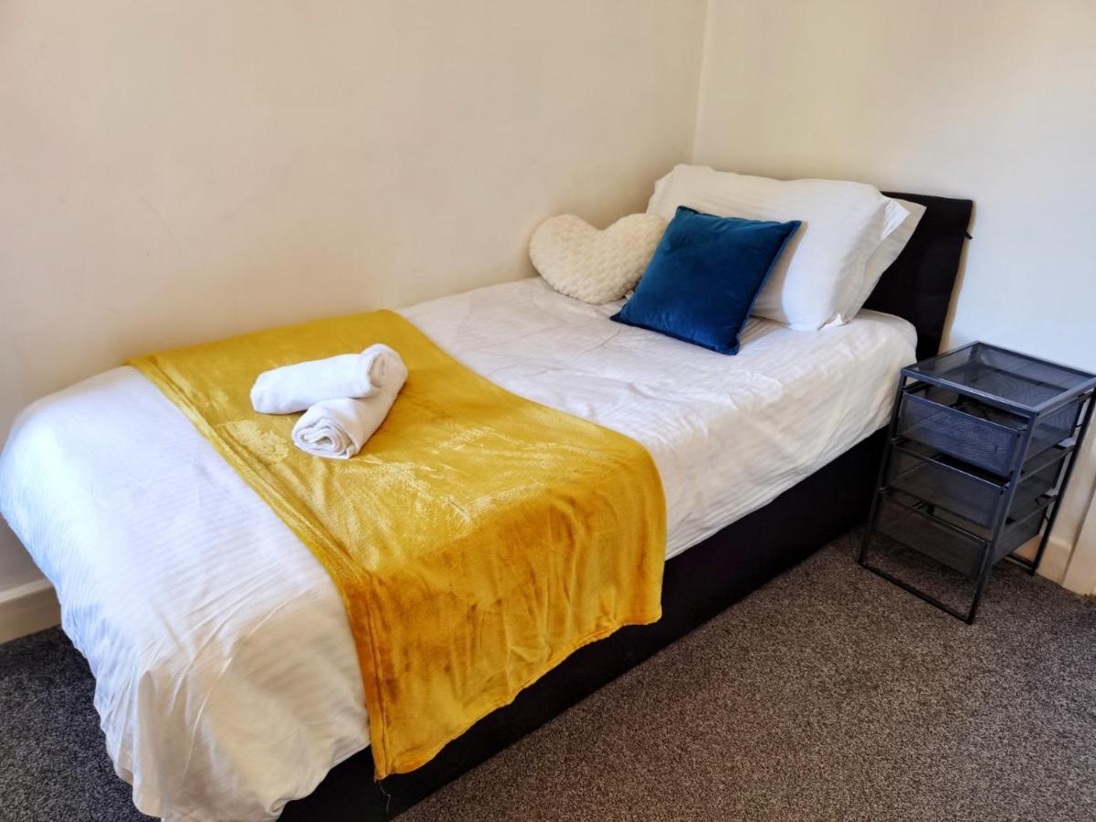 Vila Perry Road, Beautiful Large House Available For Guests And Contractors Parking Wifi Nottingham Exteriér fotografie