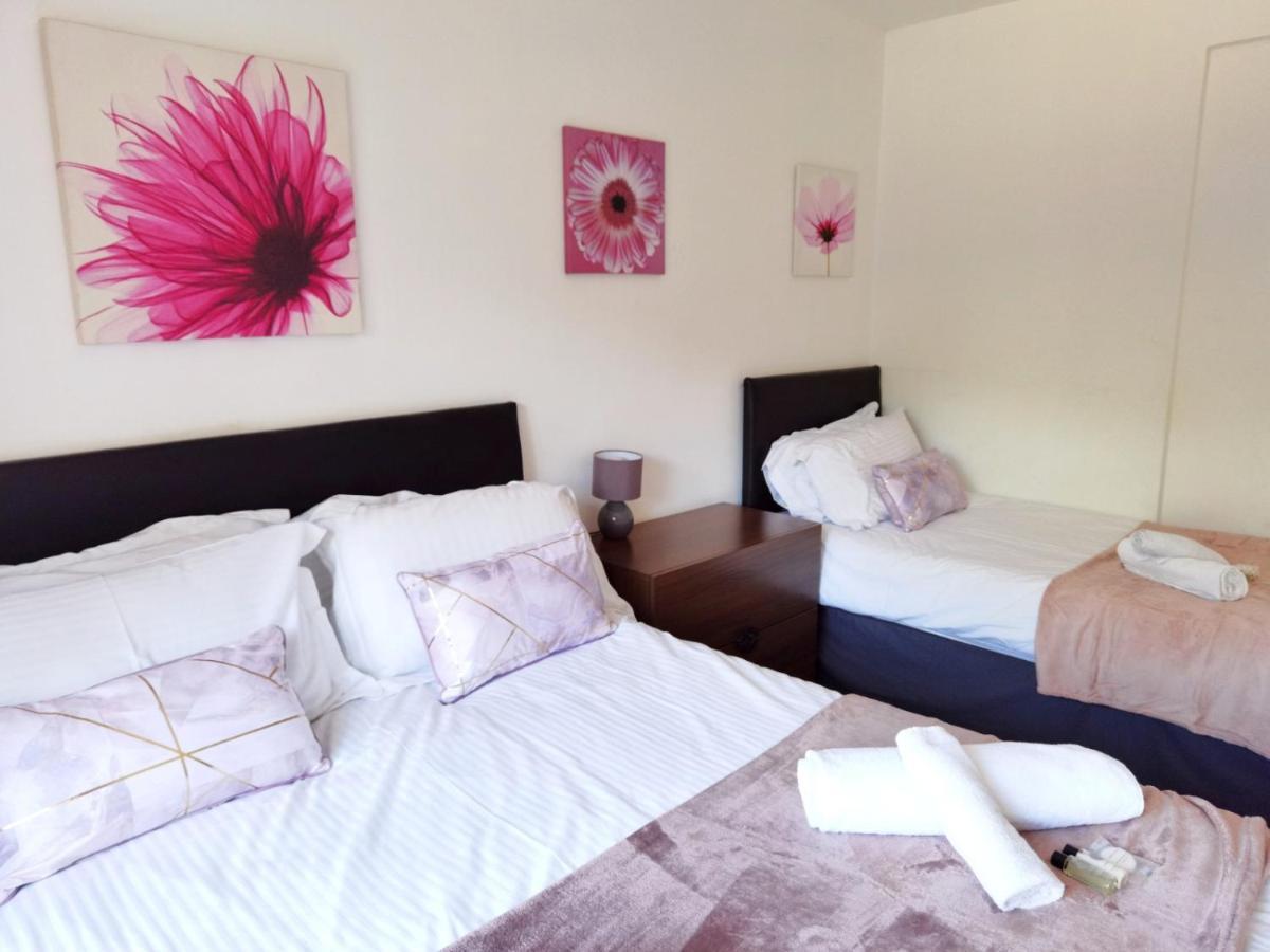 Vila Perry Road, Beautiful Large House Available For Guests And Contractors Parking Wifi Nottingham Exteriér fotografie