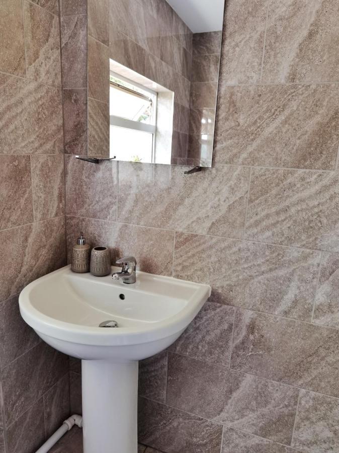 Vila Perry Road, Beautiful Large House Available For Guests And Contractors Parking Wifi Nottingham Exteriér fotografie