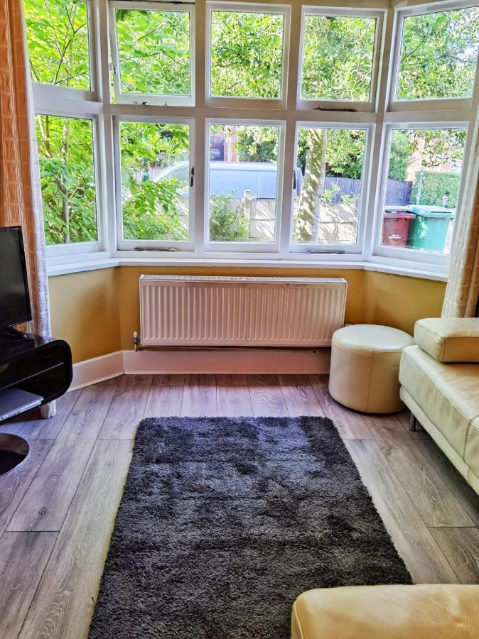 Vila Perry Road, Beautiful Large House Available For Guests And Contractors Parking Wifi Nottingham Exteriér fotografie