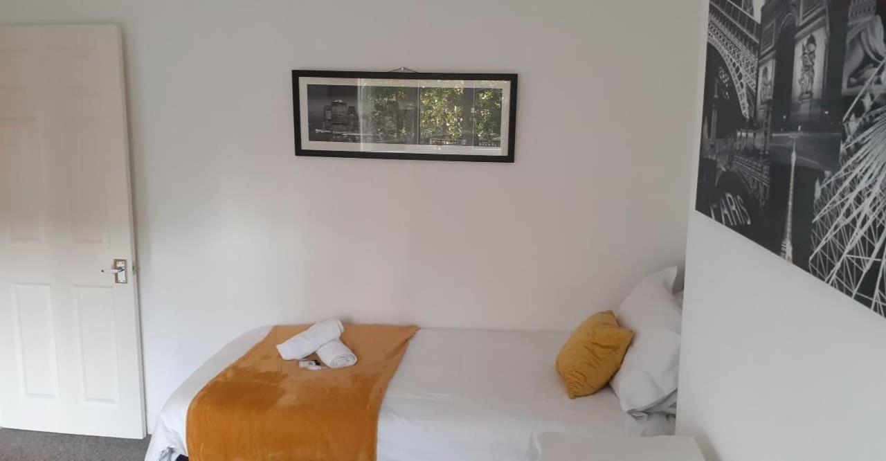 Vila Perry Road, Beautiful Large House Available For Guests And Contractors Parking Wifi Nottingham Exteriér fotografie
