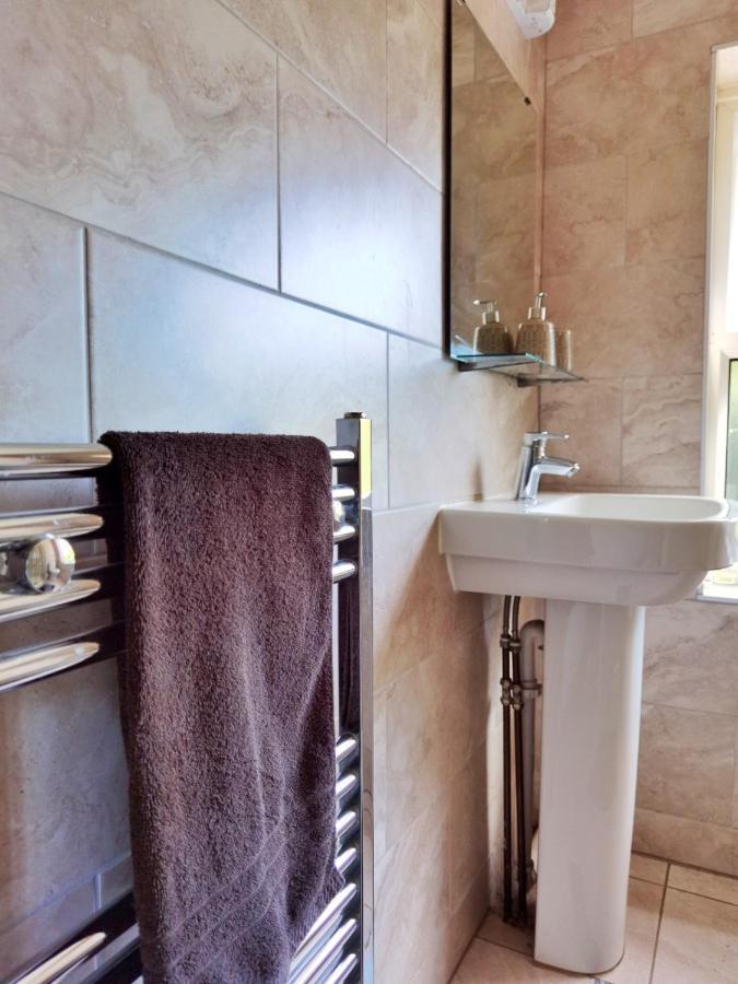 Vila Perry Road, Beautiful Large House Available For Guests And Contractors Parking Wifi Nottingham Exteriér fotografie