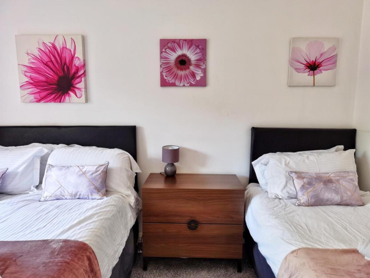 Vila Perry Road, Beautiful Large House Available For Guests And Contractors Parking Wifi Nottingham Exteriér fotografie