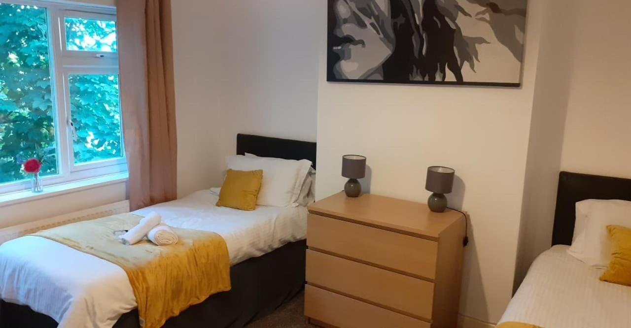 Vila Perry Road, Beautiful Large House Available For Guests And Contractors Parking Wifi Nottingham Exteriér fotografie