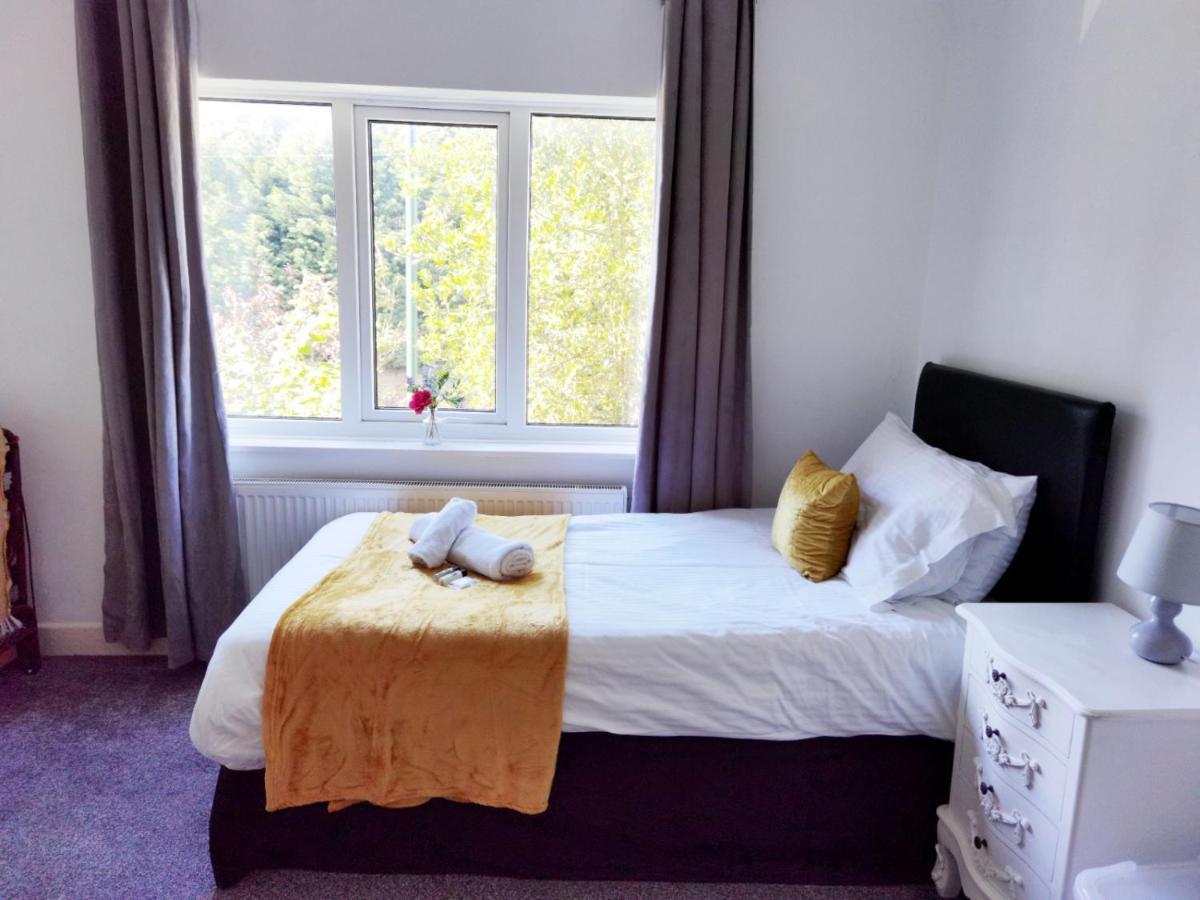 Vila Perry Road, Beautiful Large House Available For Guests And Contractors Parking Wifi Nottingham Exteriér fotografie