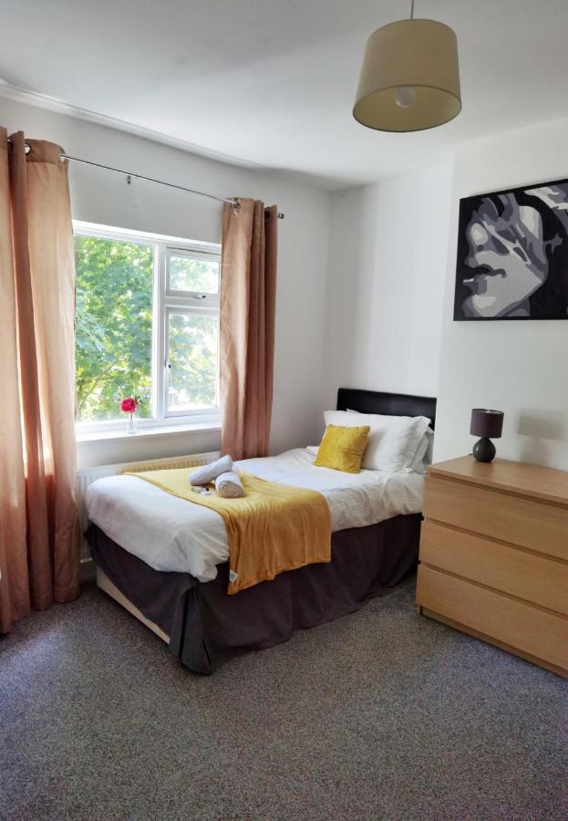Vila Perry Road, Beautiful Large House Available For Guests And Contractors Parking Wifi Nottingham Exteriér fotografie